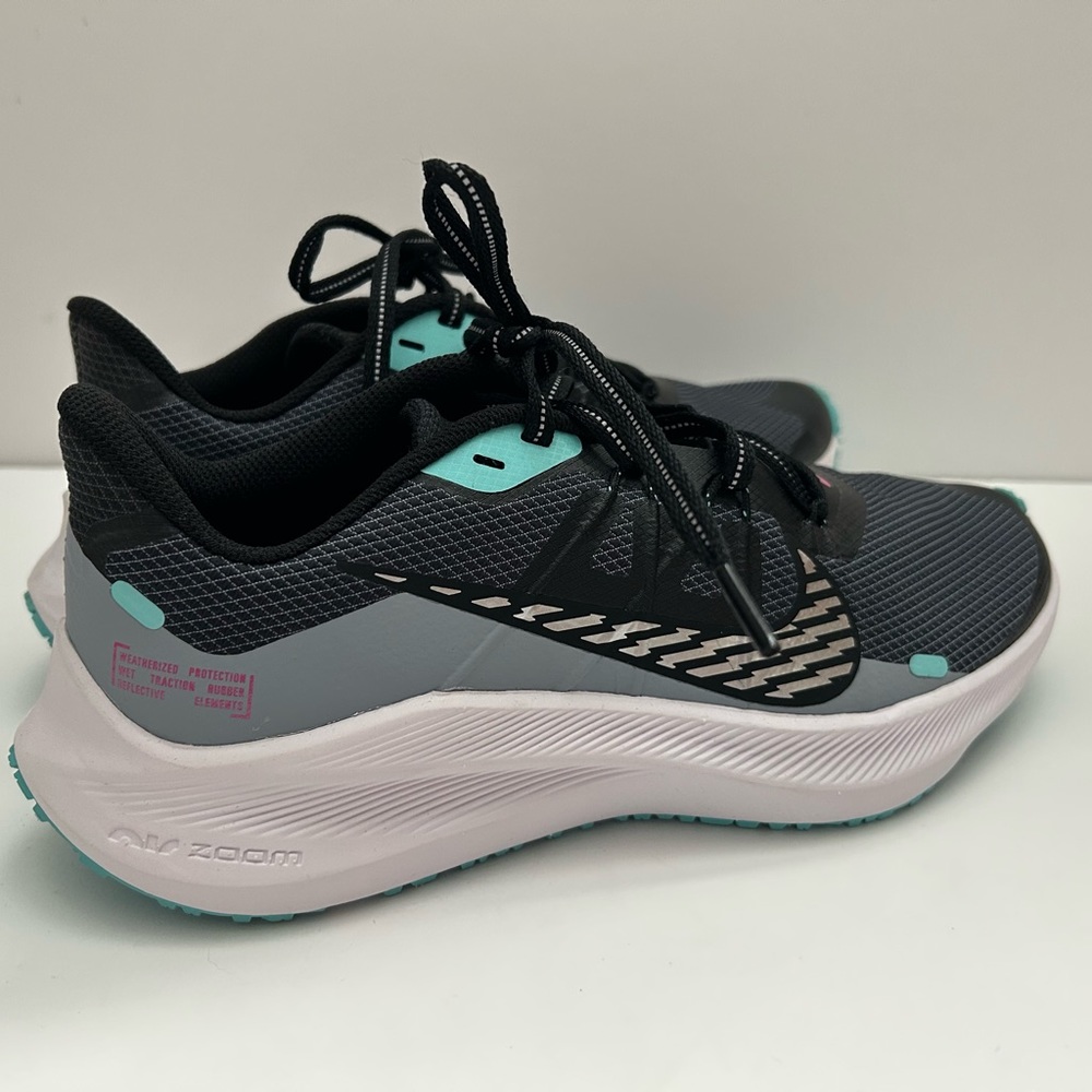 Women’s size 8 Nikes